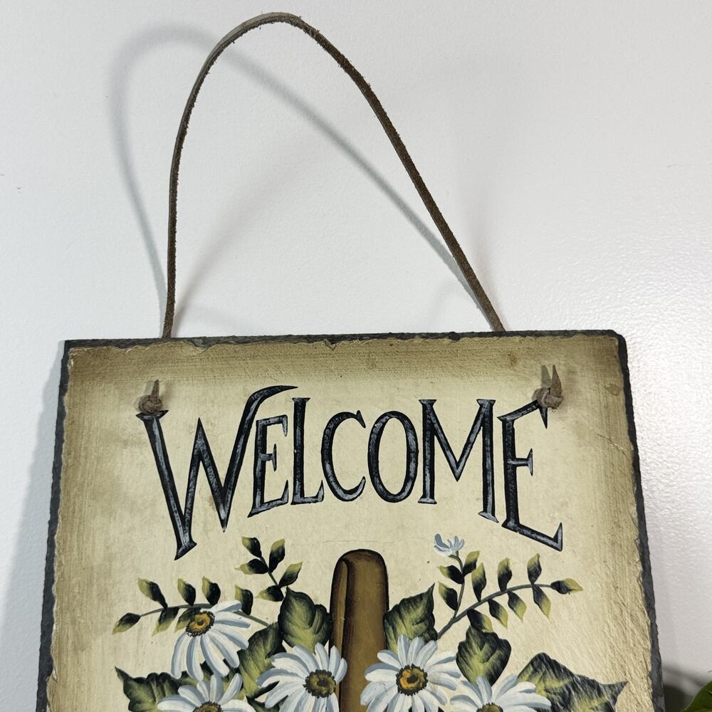 Vintage Welcome Sign Slate Plaque Hand Painted Daisy Basket Leather Hanger - Picture 2 of 5